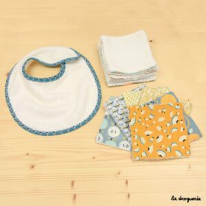 Tout en douceur : lingettes et bavoir pour bébé | Kit à coudre