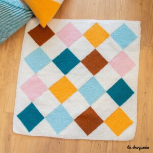 Le plaid à carreaux - Tricot d'intérieur | Kit à tricoter du thème Chambre bébé