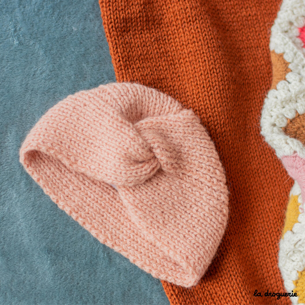 NEEDLE IT® Kit Tricot pour débutant adulte complet avec aiguilles à tricot  – Écharpe en laine à tricoter soi-même - Idée Cadeau (Ecru) – Tuto vidéo