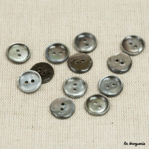 Bouton Nacre grise cerclé 14 à 13 mm