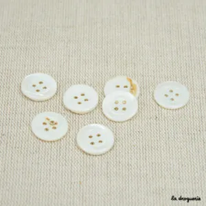 Bouton Palourde bourrelet 4 trous 16 mm